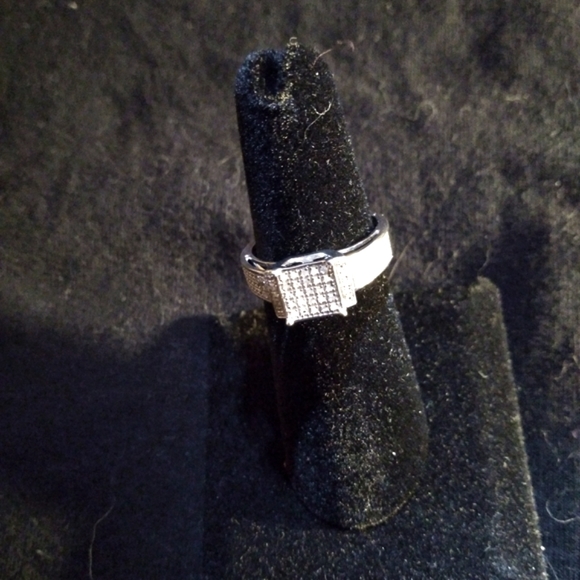 Jewelry - 1/4 CTW diamond ring. Fine jewelry